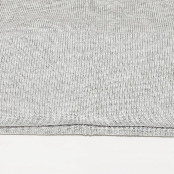 UGG Heather Gray Beanie NWT - Picture 6 of 11